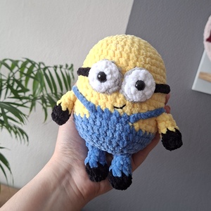 Horgolt minion - játék & sport - plüssállat & játékfigura - más figura - Meska.hu