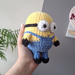 Horgolt minion - játék & sport - plüssállat & játékfigura - más figura - Meska.hu