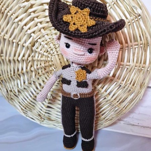 Horgolt baba, horgolás, amigurumi, fiú baba, seriff baba - Meska.hu