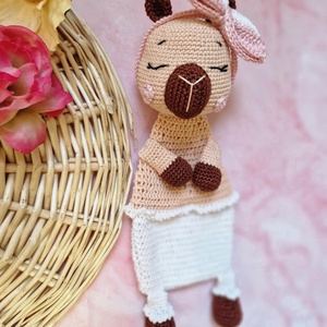 Horgolt baba, horgolás, amigurumi, capibarás szundikendő, Játék & Sport, Babalátogató ajándékcsomag, Horgolás, MESKA