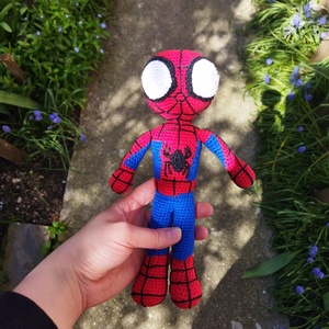 Spidey (Póki), Játék & Sport, Plüssállat & Játékfigura, Plüss mesefigurák, Horgolás, MESKA