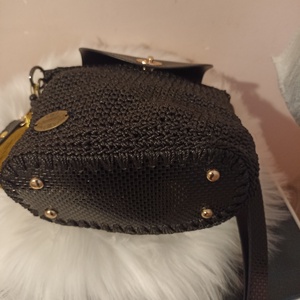 Elegáns fekete horgolt táska arany részletekkel � kézzel készült, különleges darab - táska & tok - kézitáska & válltáska - kézitáska - Meska.hu