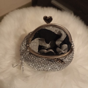 Csillogó ezüst pénztárca � elegáns, praktikus, kézzel készült kiegészítő - táska & tok - pénztárca & más tok - aprópénztartó - Meska.hu