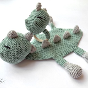 Dinó amigurumi szett - játék & sport - babalátogató ajándékcsomag - Meska.hu