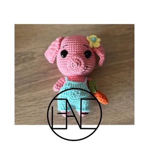 Málna, a kertész malacka - amigurumi horgolásminta - diy (csináld magad) - szabásminta, útmutató - horgolási minta - Meska.hu