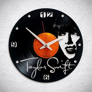 Taylor Swift - Bakelit falióra, Otthon & Életmód, Dekoráció, Fali és függő dekoráció, Falióra & óra, Újrahasznosított alapanyagból készült termékek, MESKA