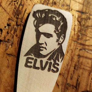 ÚJDONSÁG! Elvis – Gravírozott spatula - fakanál, Otthon & Életmód, Ház & Kert, Bográcsozás, grillezés, Famegmunkálás, Legyen dísze a konyhádnak vagy használd a hétköznapokban, készíts vele egy jó rántottát vagy csodás..., MESKA