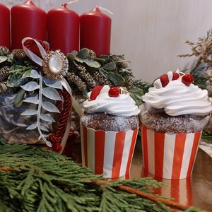 Csokis tejszínhabos karácsonyi cupcake 2 db egy csomagban - esküvő - dekoráció - sütidísz - Meska.hu