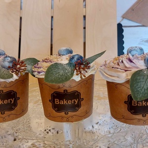 1 db áfonyás dekorációs cupcake készletről. - ruha & divat - babaruha & gyerekruha - babafotózási ruha és kellék - Meska.hu