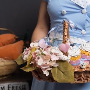 Tavaszi romantikus kosárka dekorcupcake-kel, nyalókával   , Ruha & Divat, Babaruha & Gyerekruha, Babafotózási ruha és kellék, , MESKA