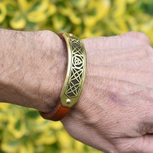 Viking karkötő triquetra motívummal - ékszer - karkötő - karkötő medállal - Meska.hu