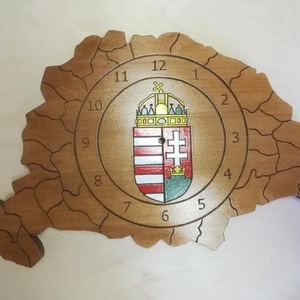 Kézzel faragott óra  . Nagy Magyarország óra faragott festet címerrel., Otthon & Életmód, Dekoráció, Fali és függő dekoráció, Falióra & óra, Famegmunkálás, MESKA