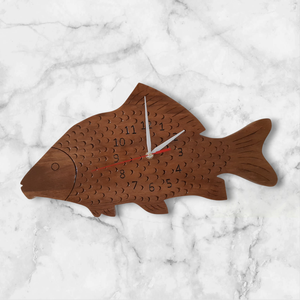 Kézzel faragott Ponty óra, Otthon & Életmód, Dekoráció, Fali és függő dekoráció, Falióra & óra, Famegmunkálás, MESKA