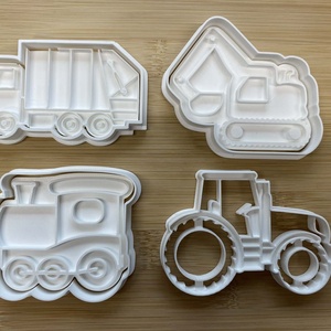 Járművek (markoló, traktor, kukásautó, vonat) sütikiszúró szett - otthon & életmód - konyhafelszerelés, tálalás - sütés, főzés - sütikiszúró - Meska.hu