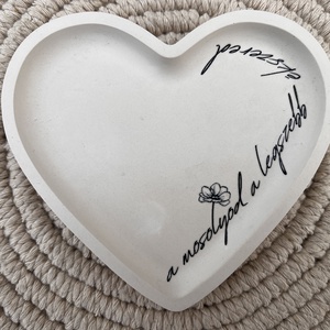 Mosolyod szív alakú tálka, Otthon & Életmód, Dekoráció, Asztal és polc dekoráció, Dekorációs tál, tartó, Kerámia, MESKA