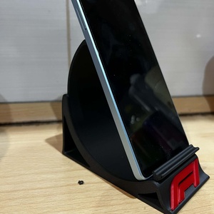 F1 telefonállvány � 3D nyomtatott, állítható dőlésszögű tartó - otthon & életmód - tárolás & rendszerezés - asztali telefontartó - Meska.hu