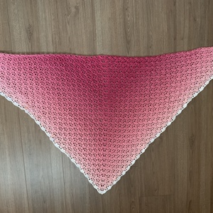 Ombre színátmenetes rózsaszín kendő - ruha & divat - sál, sapka, kendő - vállkendő - Meska.hu