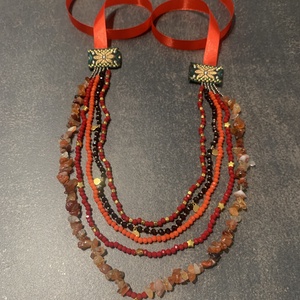 Modern csángó kaláris, Ékszer, Nyaklánc, Gyöngyös nyaklánc, Gyöngyfűzés, gyöngyhímzés, MESKA