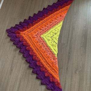 Pirkadat horgolt vállkendő - Meska.hu