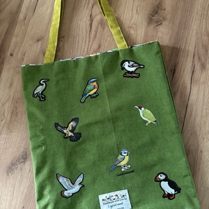 Madaras táska, Táska & Tok, Bevásárlás & Shopper táska, Kenyeres zsák, Varrás, ? Madaras kézműves vászontáska – egyedi, saját készítésű darab ?

Vidám, természetközeli hangulatot..., MESKA