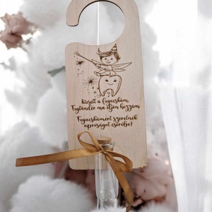 Fogtündér váró tartóval - otthon & életmód - dekoráció - ajtó- és ablak dekoráció - ajtótábla - Meska.hu