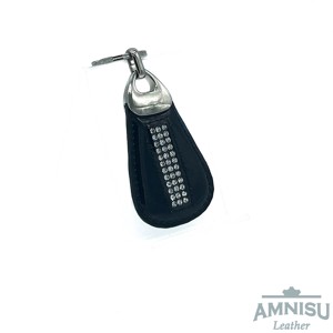 Fekete lakk csepp alakú swarovski köves bőr kulcstartó H8002 - Meska.hu