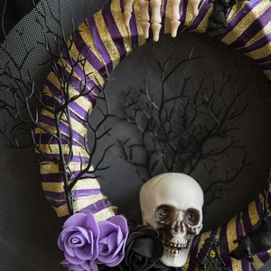 Wednesday inspirálta kopogtató - otthon & életmód - dekoráció - halloween - halloweeni ajtódíszek és ablakdíszek - Meska.hu
