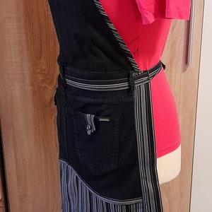 Női fekete farmer kötény csíkos betéttel - otthon & életmód - konyhafelszerelés, tálalás - konyhai textil - kötény - Meska.hu