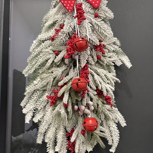 Piros-fehér, havas, műfenyős kopogtató, Karácsony, Adventi díszek, Adventi ajtódísz, , MESKA