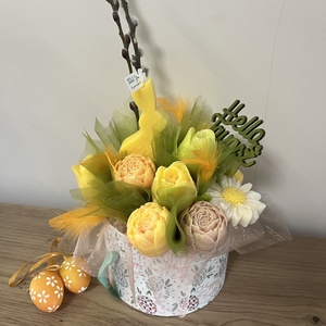 Húsvéti nyuszis szójaviasz box, Ünnepi díszek, dekorációk, Húsvéti díszek és dekorációk, Húsvéti asztaldíszek, Gyertya-, mécseskészítés, Virágkötés, MESKA