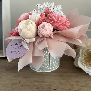 Illatviasz virág box Anyáknapjára, születésnapra - kellékek & szerszámok - dekorációs kellékek - dekorációs gyertya - Meska.hu