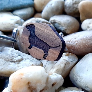 Hatszög alakú diófa mandzsetta pár tacskó mintával - ékszer - mandzsettagomb - Meska.hu