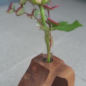 Tömör diófából készült váza - otthon & életmód - dekoráció - virágdísz és tartó - váza - Meska.hu