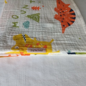 Nyári muszlin babatakaró kánikula duplagéz gyerektakaró 70x90 cm színes dínós - otthon & életmód - babaszoba, gyerekszoba - babatakaró, gyerek pléd - Meska.hu