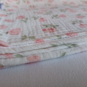 Nyári muszlin babatakaró kánikula duplagéz gyerektakaró 70x90 cm rózsa virág - otthon & életmód - babaszoba, gyerekszoba - babatakaró, gyerek pléd - Meska.hu