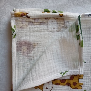 Nyári muszlin babatakaró kánikula duplagéz gyerektakaró 70x90 cm zsiráfos - otthon & életmód - babaszoba, gyerekszoba - babatakaró, gyerek pléd - Meska.hu