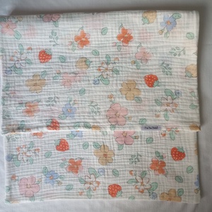 Duplagéz parnahuzat IKEA-s 3x55 cm-s gyerekpárnához virágos epres - játék & sport - ovis felszerelés - ovis ágynemű - Meska.hu