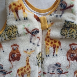 86-92-98-as téli tipegő hálózsák wellsoft vatelintöltettel JEGES SZOBA 17-19 fokba szafaris - ruha & divat - babaruha & gyerekruha - tipegőhálózsák - Meska.hu