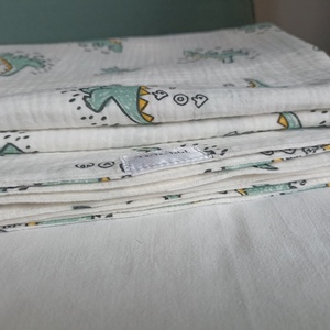 Kétrétegű ovis géztakaró melegebb szobába 100x130 cm zöld dínós - otthon & életmód - babaszoba, gyerekszoba - babatakaró, gyerek pléd - Meska.hu