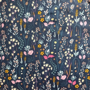 104-110-116-os átmeneti tipegő hálózsák pamut melegebb szobába 23-25 fokba sötétkék virágos - baba - mama - babaruházat - tipegőhálózsák - Meska.hu