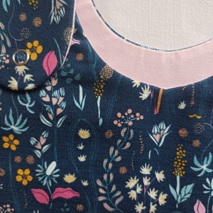 80-86-92-es őszi téli tipegő hálózsák 22-25 fokba átmeneti pamut sötétkék virágos - baba - mama - babaruházat - tipegőhálózsák - Meska.hu