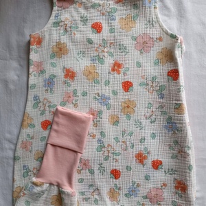 80-86-92-es muszlin tipegő hálózsák nyári duplagéz pamut epres virágos, Baba - mama, Babaruházat, Tipegőhálózsák, Varrás, MESKA