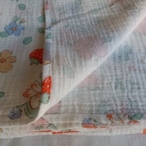 Nyári muszlin kánikula ovistakaró duplagéz gyerektakaró 100x130 cm epres - baba - mama - baba ágynemű - babatakaró, gyerek pléd - Meska.hu
