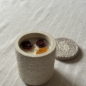 Szójaviasz gyertya karamell illattal egyedi kerámiában, Esküvő, Dekoráció, Gyertya & Gyertyatartó, Gipszöntés, MESKA