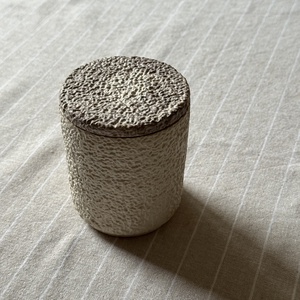 Szójaviasz gyertya karamell illattal egyedi kerámiában - esküvő - dekoráció - gyertya & gyertyatartó - Meska.hu