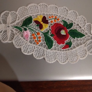 Kalocsai riseliős terítő - Meska.hu