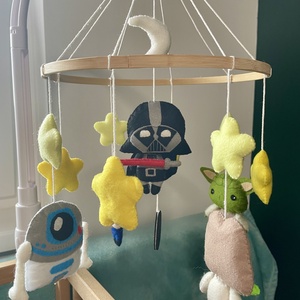 Star wars témájú kiságyforgó, Játék & Sport, 3 éves kor alattiaknak, Kiságyforgó, Varrás, Baba-és bábkészítés, MESKA