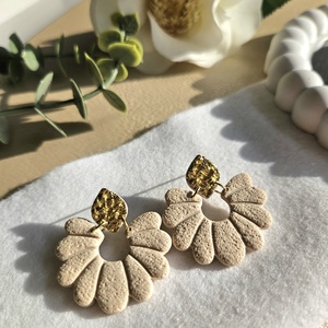 LILY fülbevaló - Meska.hu