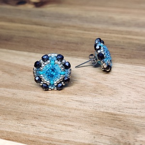 Virágos bedugós fülbevaló, kék - ékszer - fülbevaló - pötty fülbevaló - Meska.hu