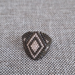 Rombusz gyűrű - ékszer - gyűrű - gyöngyös gyűrű - Meska.hu